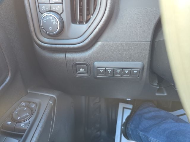 New 2025 Chevrolet Silverado 3500HD Work Truck - photo - 17