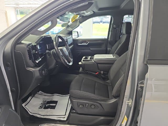 Pre-Owned 2023 Chevrolet Silverado 1500 LT - photo - 13