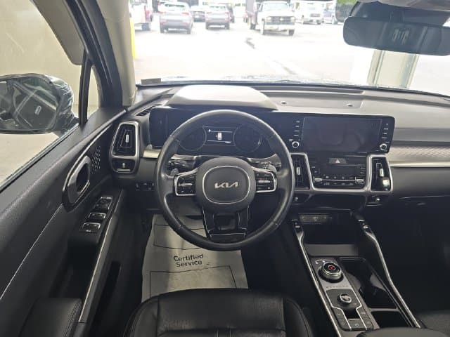 Pre-Owned 2023 Kia Sorento Hybrid EX - photo - 11