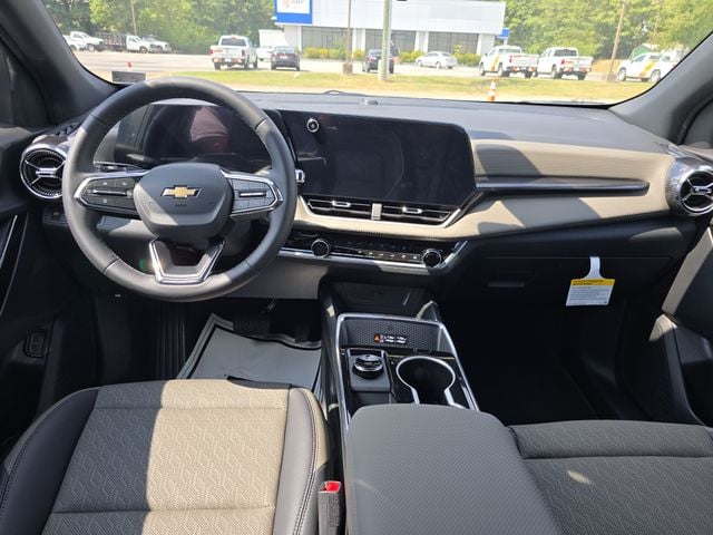 New 2027 Chevrolet Equinox LT - photo - 10
