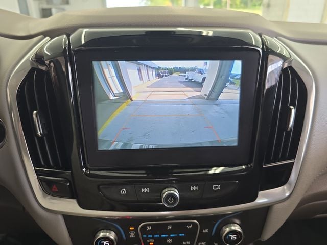 Pre-Owned 2019 Chevrolet Traverse LT - photo - 16