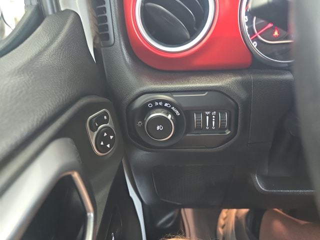 Pre-Owned 2019 Jeep Wrangler Unlimited Rubicon - photo - 19