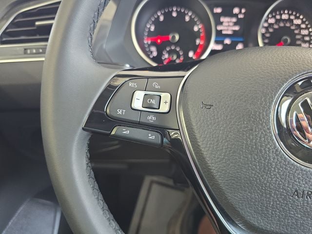 Pre-Owned 2020 Volkswagen Tiguan 2.0T SE - photo - 18