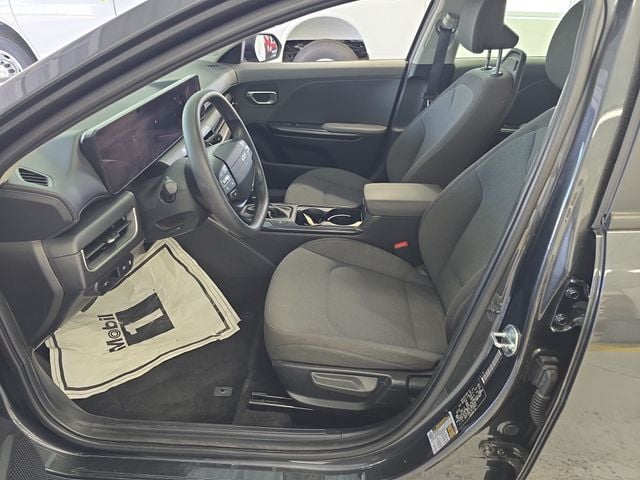 Pre-Owned 2025 Kia K4 LXS - photo - 12