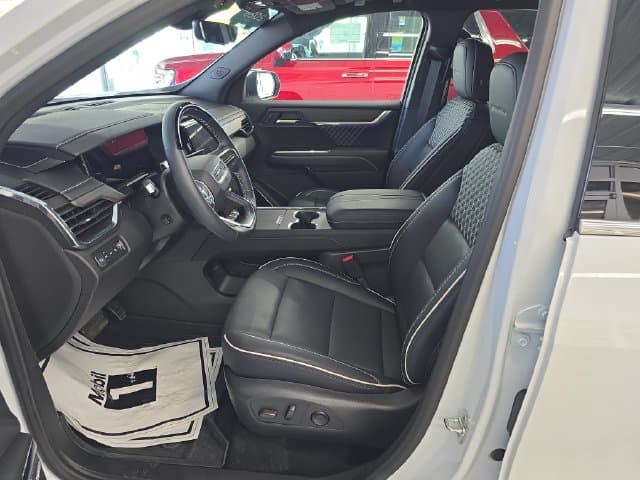 Pre-Owned 2026 GMC Acadia Denali - photo - 13