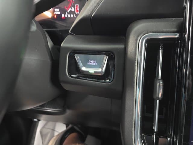 Pre-Owned 2025 GMC Yukon Denali - photo - 22