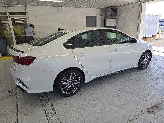 Pre-Owned 2024 Kia Forte GT-Line - photo - 5