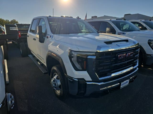 New 2026 GMC Sierra 3500HD Pro - photo - 4