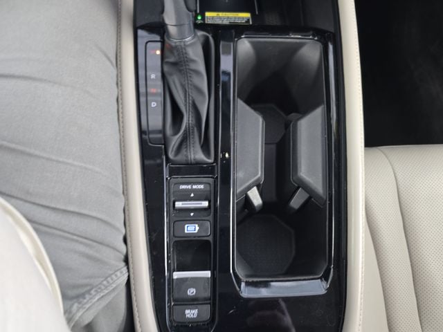 Pre-Owned 2025 Honda Accord Hybrid Touring - photo - 20