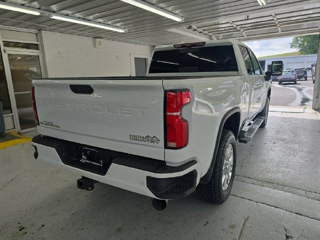Pre-Owned 2025 Chevrolet Silverado 2500HD High Country - photo - 4