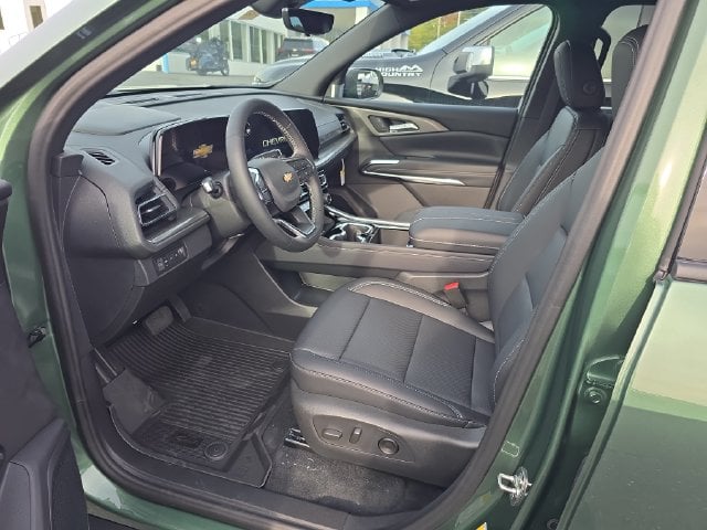 New 2027 Chevrolet Traverse LT - photo - 13