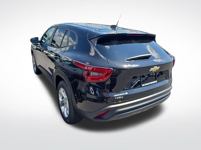 New 2026 Chevrolet Trax LS - photo - 2