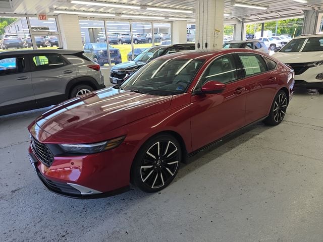 Pre-Owned 2025 Honda Accord Hybrid Touring - photo - 1