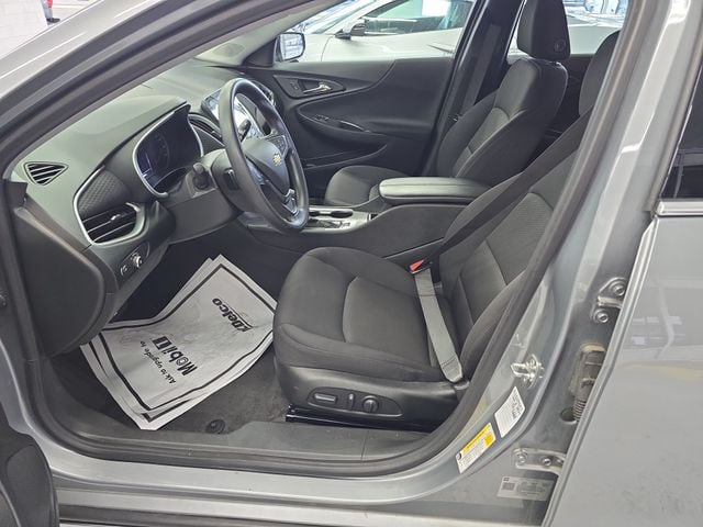 Pre-Owned 2024 Chevrolet Malibu LT - photo - 13
