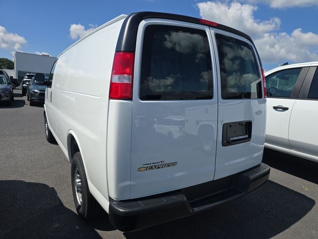 2026 Chevrolet Express 2500 Work Van Photo in Staunton VA 24401