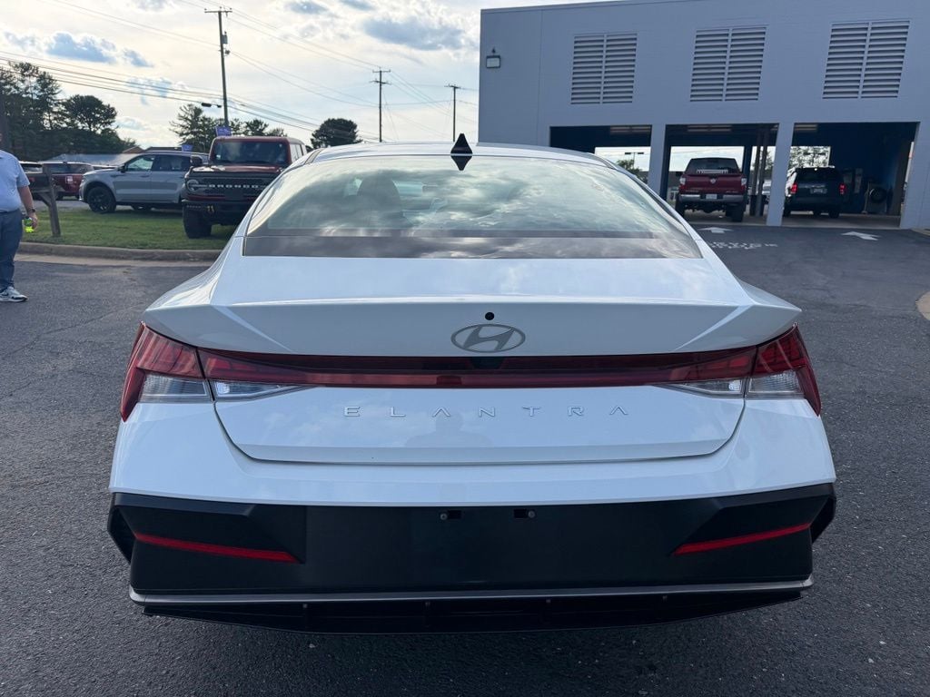 2025 Hyundai Elantra SEL Convenience Photo in Waynesboro VA 22980