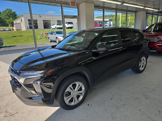 2025 Chevrolet Trax LS Photo in Staunton VA 24401