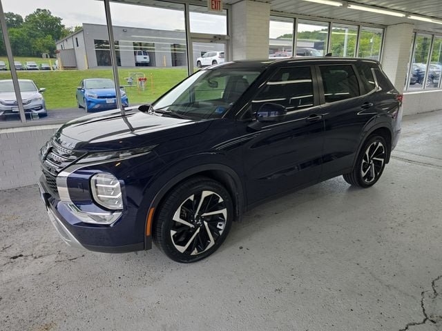 2023 Mitsubishi Outlander SE Photo in Staunton VA 24401