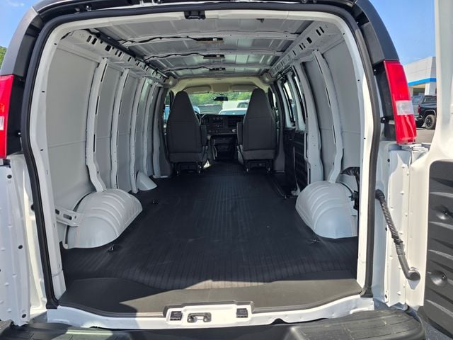 2026 Chevrolet Express 2500 Work Van Photo in Staunton VA 24401