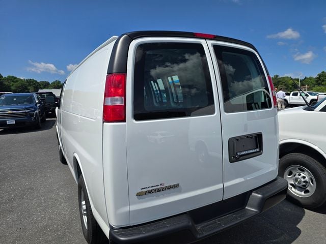 2026 Chevrolet Express 2500 Work Van Photo in Staunton VA 24401