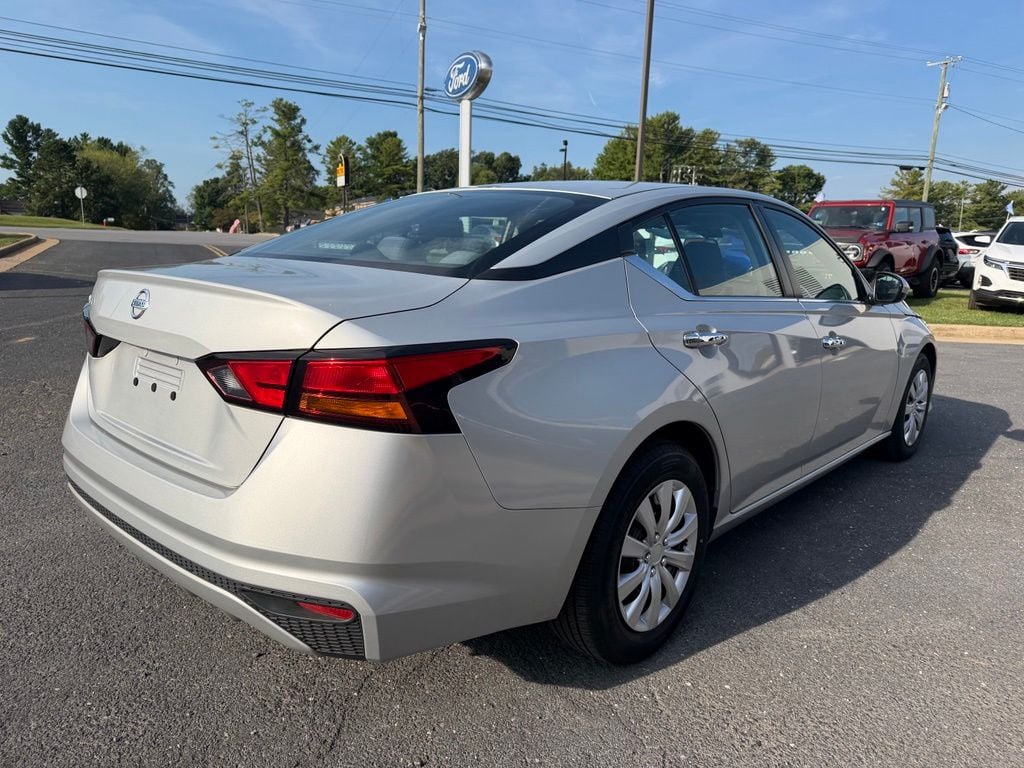 2021 Nissan Altima 2.5 S Photo in Waynesboro VA 22980