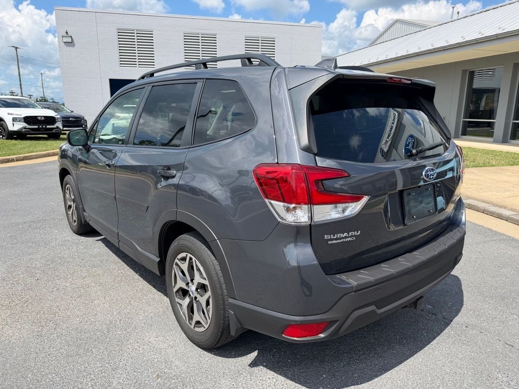 2022 Subaru Forester Premium Photo in Waynesboro VA 22980