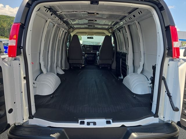 2026 Chevrolet Express 2500 Work Van Photo in Staunton VA 24401