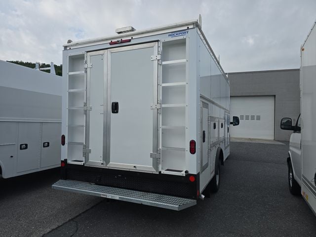 2025 GMC Savana Cutaway 4500 4500 Van Photo in Staunton VA 24401