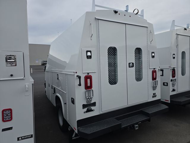 2025 Chevrolet Express 3500 Work Van Photo in Staunton VA 24401