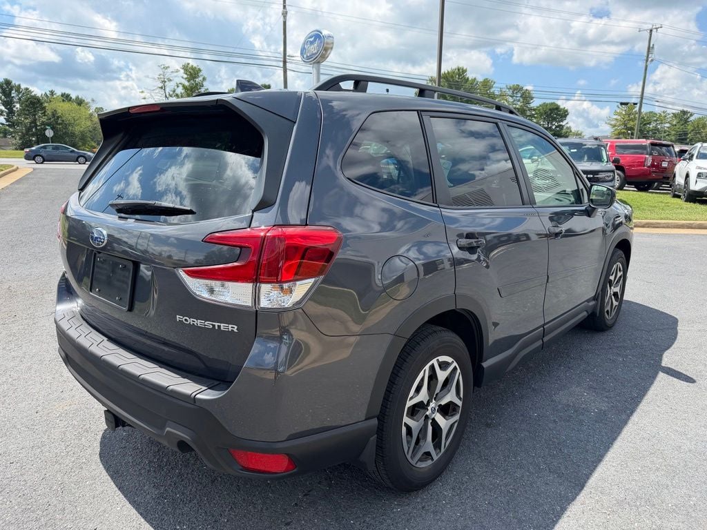 2022 Subaru Forester Premium Photo in Waynesboro VA 22980