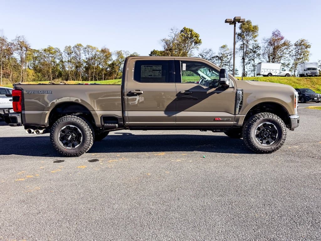 2027 Ford F-250SD Lariat Photo in Waynesboro VA 22980