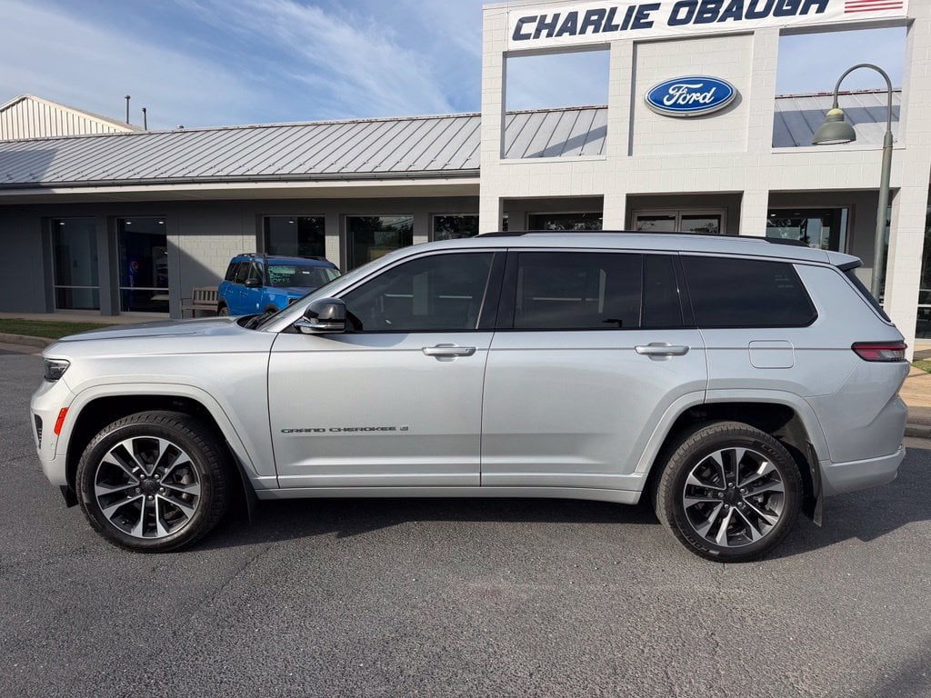 2021 Jeep Grand Cherokee L Overland Photo in Waynesboro VA 22980